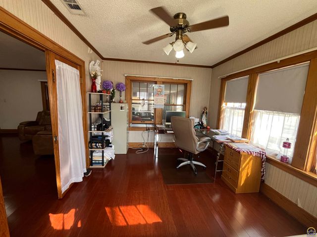 645 Lincoln ST, Emporia, KS 66801