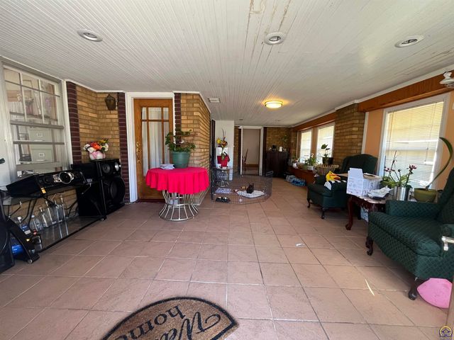 645 Lincoln ST, Emporia, KS 66801