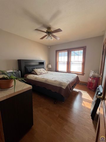 645 Lincoln ST, Emporia, KS 66801