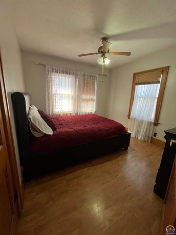 645 Lincoln ST, Emporia, KS 66801