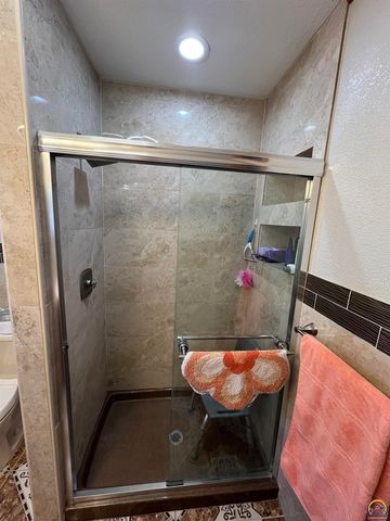 645 Lincoln ST, Emporia, KS 66801