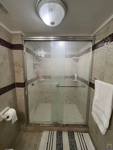 645 Lincoln ST, Emporia, KS 66801