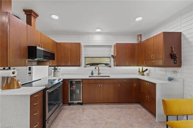 2220 Lakeview Terrace, Burlington, NC 27215
