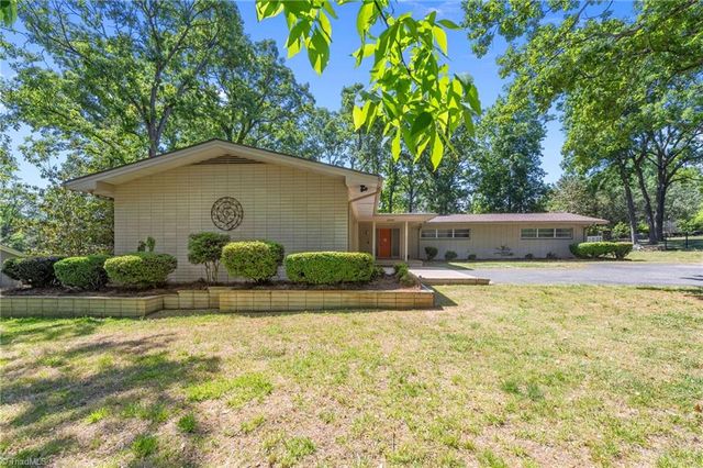 2220 Lakeview Terrace, Burlington, NC 27215
