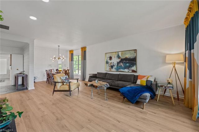 2220 Lakeview Terrace, Burlington, NC 27215