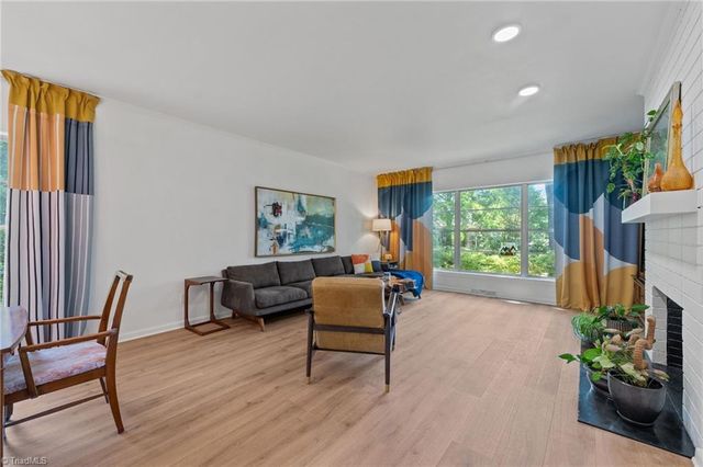 2220 Lakeview Terrace, Burlington, NC 27215