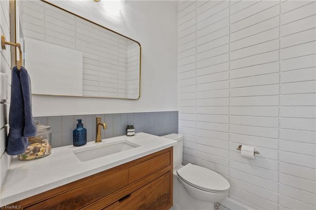 2220 Lakeview Terrace, Burlington, NC 27215