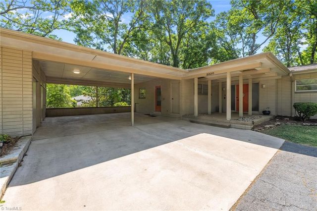2220 Lakeview Terrace, Burlington, NC 27215