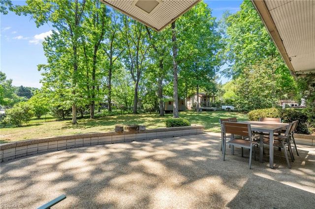 2220 Lakeview Terrace, Burlington, NC 27215