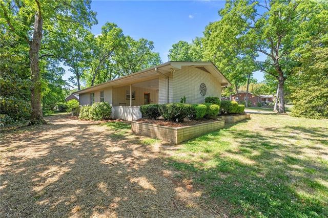 2220 Lakeview Terrace, Burlington, NC 27215