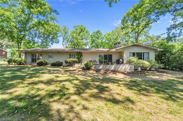 2220 Lakeview Terrace, Burlington, NC 27215
