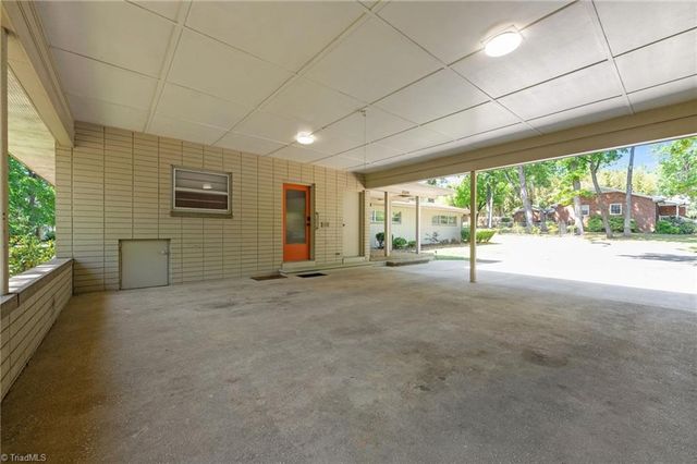 2220 Lakeview Terrace, Burlington, NC 27215