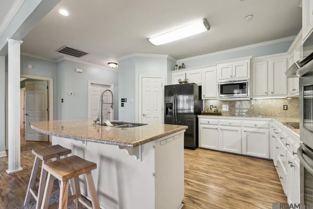 12053 Foxshire Ct, Baton Rouge, LA 70815