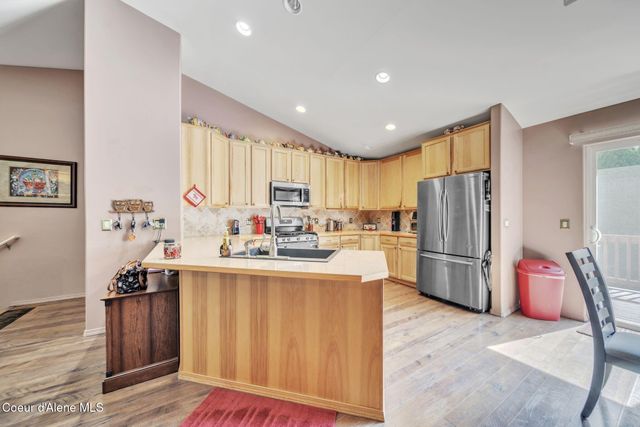 8520 N SALMONBERRY LOOP, Hayden, ID 83835