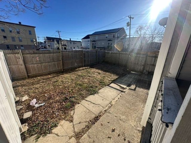 27 Willow St A, Lawrence, MA 01841