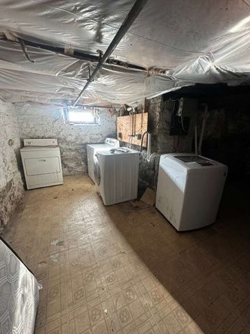 27 Willow St A, Lawrence, MA 01841