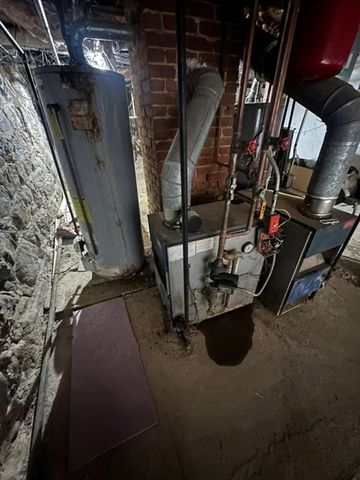 27 Willow St A, Lawrence, MA 01841