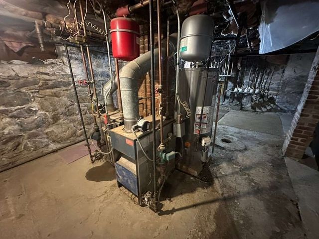 27 Willow St A, Lawrence, MA 01841