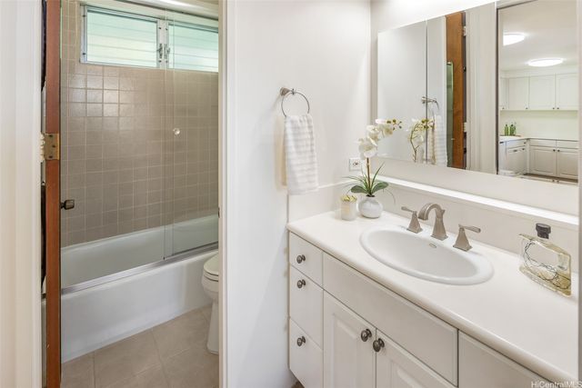 4970 Kilauea Avenue 609, Honolulu, HI 96816