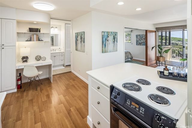 4970 Kilauea Avenue 609, Honolulu, HI 96816