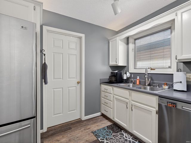 4427 W Shenandoah Cir, Fort Wayne, IN 46835