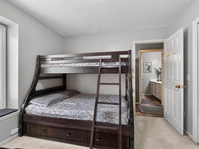 4427 W Shenandoah Cir, Fort Wayne, IN 46835