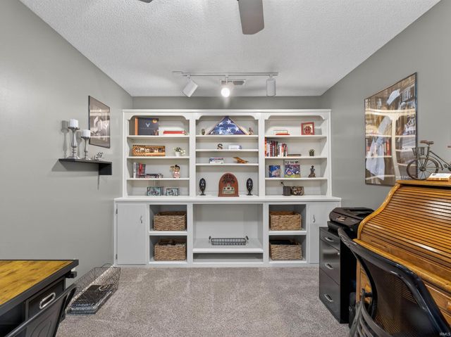 4427 W Shenandoah Cir, Fort Wayne, IN 46835