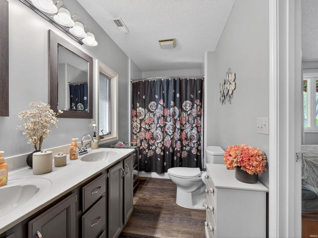 4427 W Shenandoah Cir, Fort Wayne, IN 46835