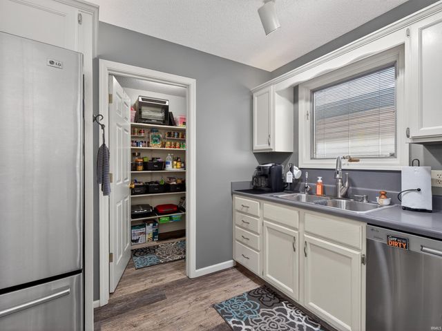 4427 W Shenandoah Cir, Fort Wayne, IN 46835