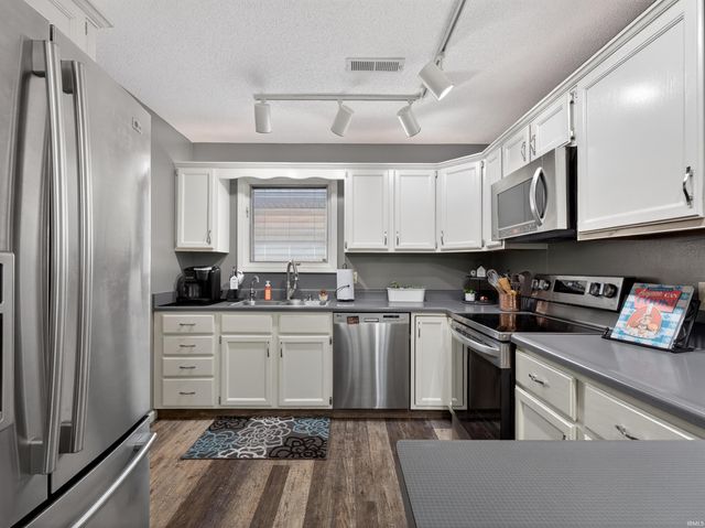 4427 W Shenandoah Cir, Fort Wayne, IN 46835