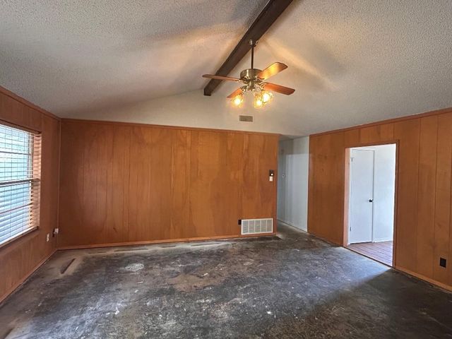 1707 15th Street, Mineral Wells, TX 76067