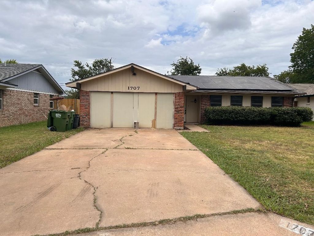 1707 15th Street, Mineral Wells, TX 76067
