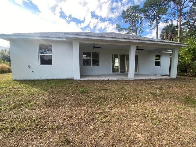 105 BLUE MOON AVENUE, Lake Placid, FL 33852
