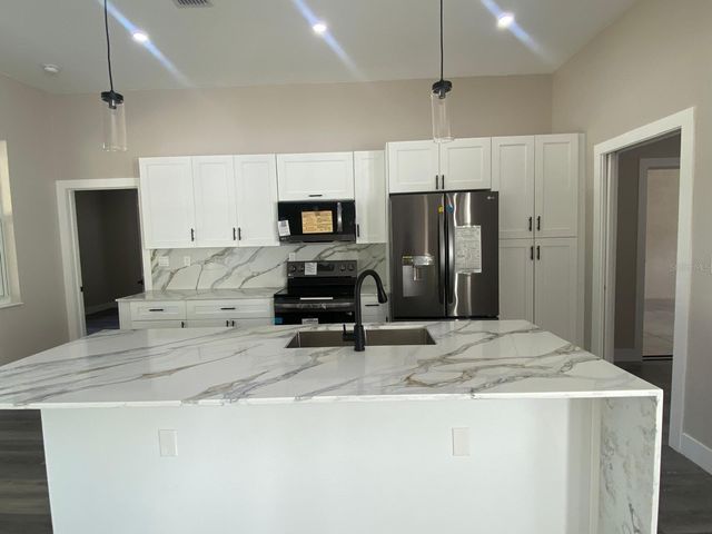 105 BLUE MOON AVENUE, Lake Placid, FL 33852