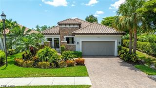 8879 Vaccaro CT, Naples, FL 34119