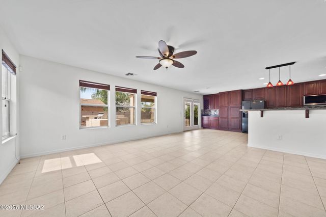 2779 W Greenstreak Drive, Tucson, AZ 85741
