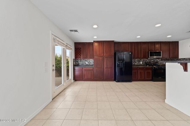 2779 W Greenstreak Drive, Tucson, AZ 85741