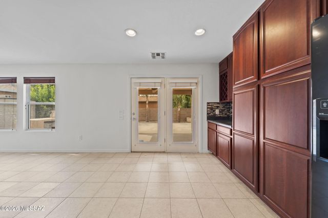 2779 W Greenstreak Drive, Tucson, AZ 85741