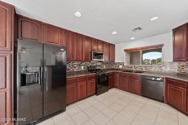 2779 W Greenstreak Drive, Tucson, AZ 85741