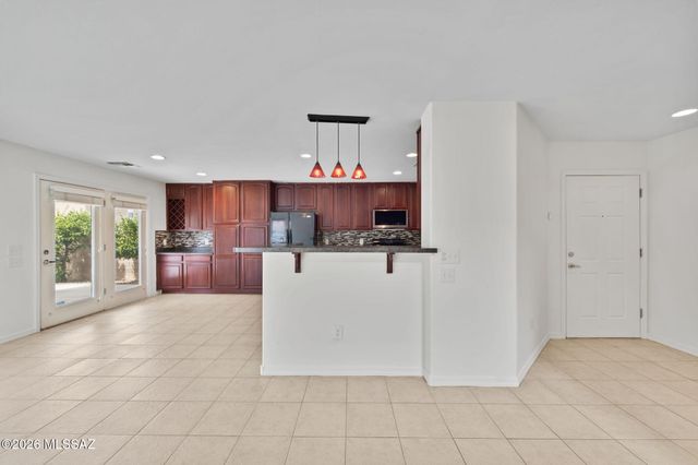 2779 W Greenstreak Drive, Tucson, AZ 85741