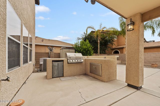 2779 W Greenstreak Drive, Tucson, AZ 85741