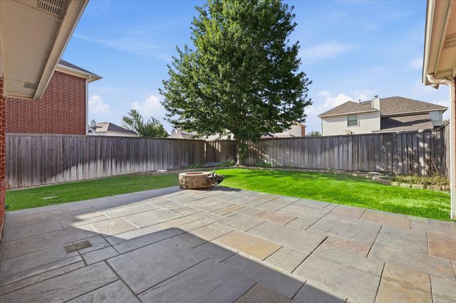 5625 Overland Drive, The Colony, TX 75056
