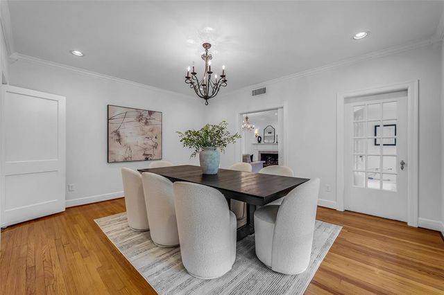 2539 Addison Road, Houston, TX 77030