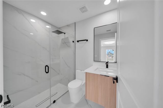 1042 Darlington ST, Lehigh Acres, FL 33974