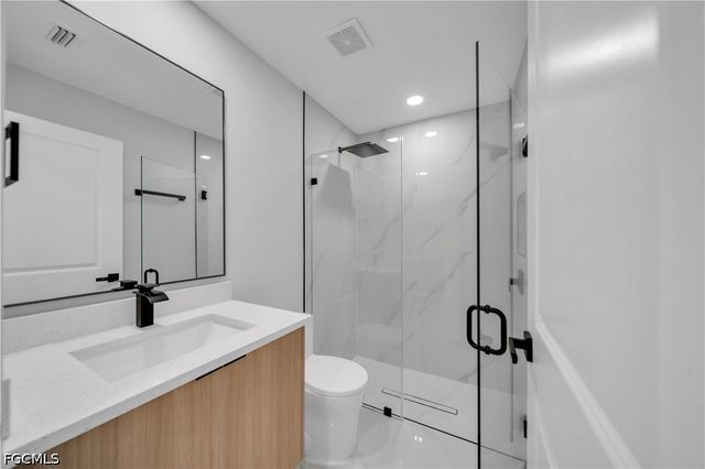 1042 Darlington ST, Lehigh Acres, FL 33974