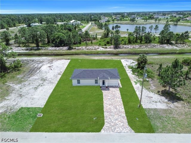1042 Darlington ST, Lehigh Acres, FL 33974