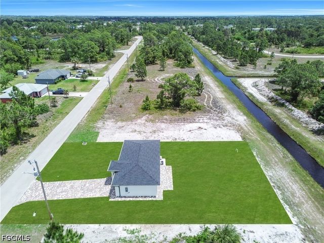 1042 Darlington ST, Lehigh Acres, FL 33974