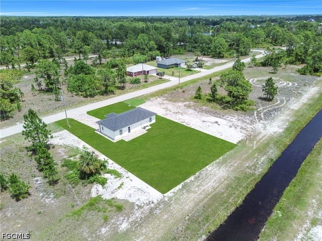 1042 Darlington ST, Lehigh Acres, FL 33974