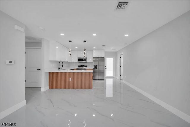 1042 Darlington ST, Lehigh Acres, FL 33974