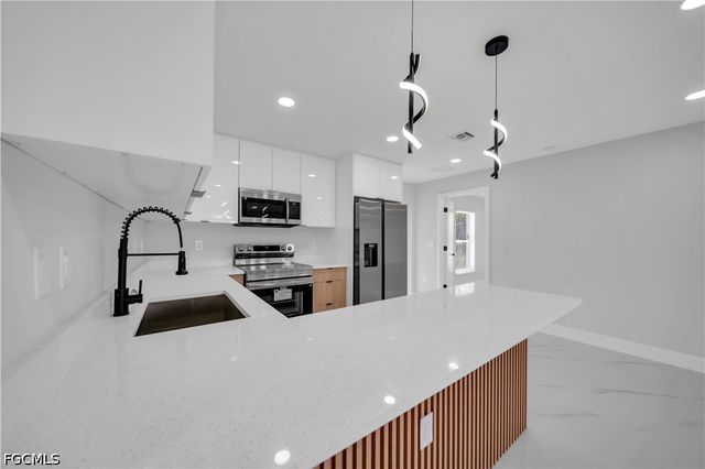 1042 Darlington ST, Lehigh Acres, FL 33974